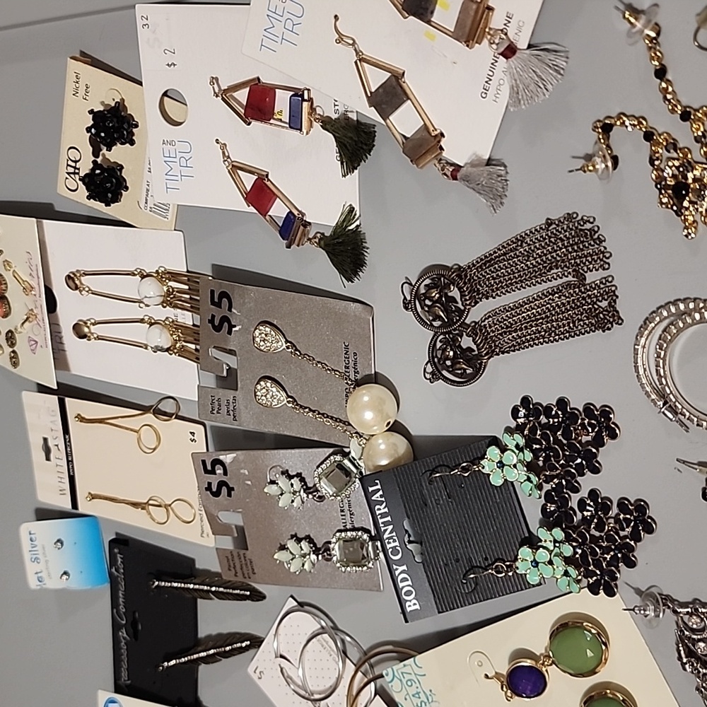 Bundle of 40 earrings - Picture 4 of 8